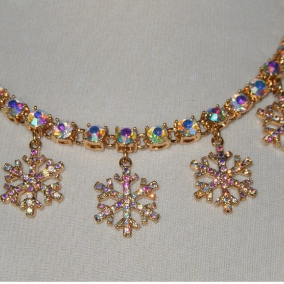 Betsey Johnson Snowflake Necklace Gold AB Crystal Holiday Christmas Authentic - Picture 5 of 10